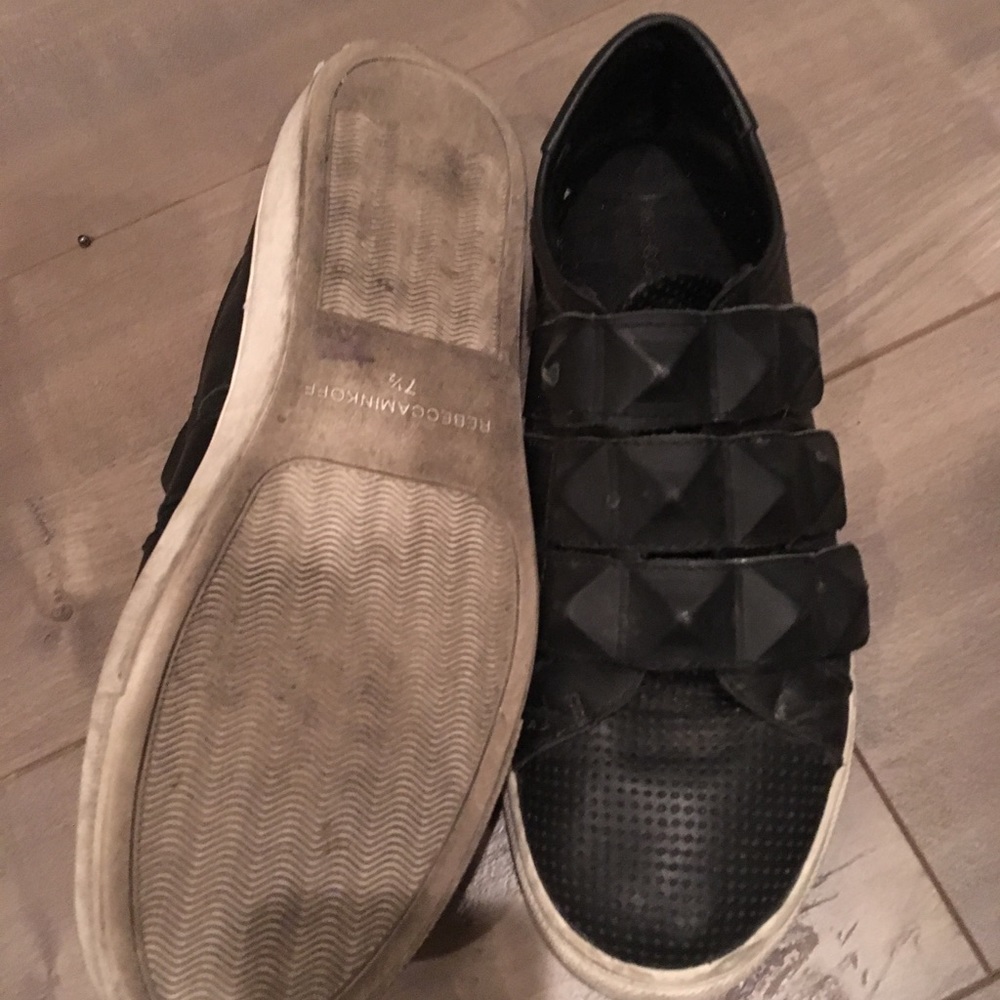 Minkoff Black leather pyramid stud flat - Picture 2 of 3